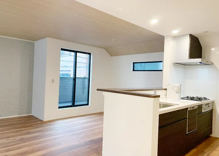 Shinjuku#Ookubo#Kabukicho#New Built 4Beds Room,3 Toilets, 2 Shower Rooms#新宿中心#大久保#歌舞伎#地铁站步行2分#新建一栋3层楼 4个卧室3个卫生间2个浴室1个客厅#高速无限制网络#智能马桶#干湿分离103