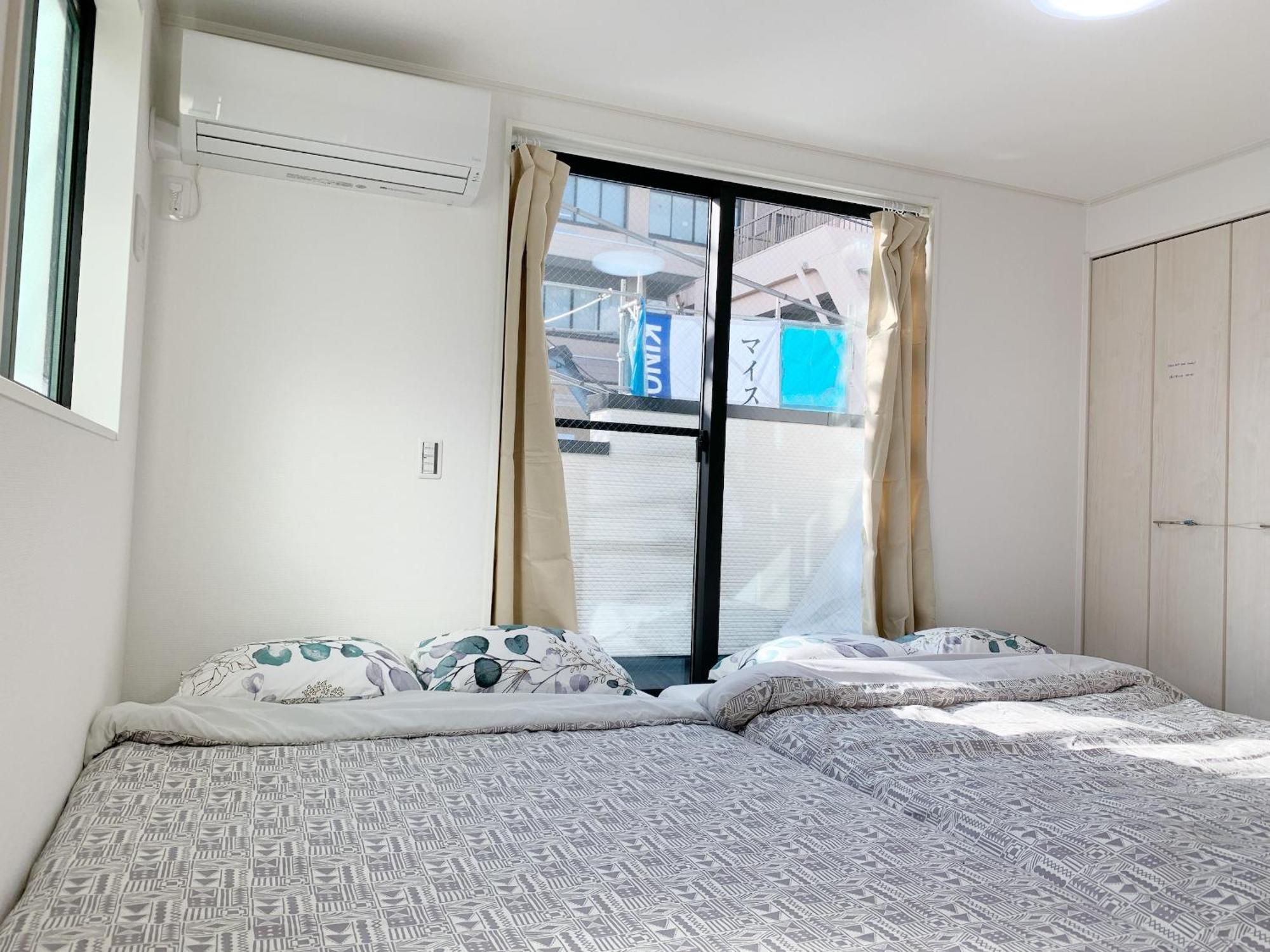 Shinjuku#ookubo#kabukicho#new Built 4beds Room,3 Toilets, 2 Shower Rooms#新宿中心#大久保#歌舞伎#地铁站步行2分#新建一栋3层楼 4个卧室3个卫生间2个浴室1个客厅#高速无限制网络#智能马桶#干湿分离103 Apartment