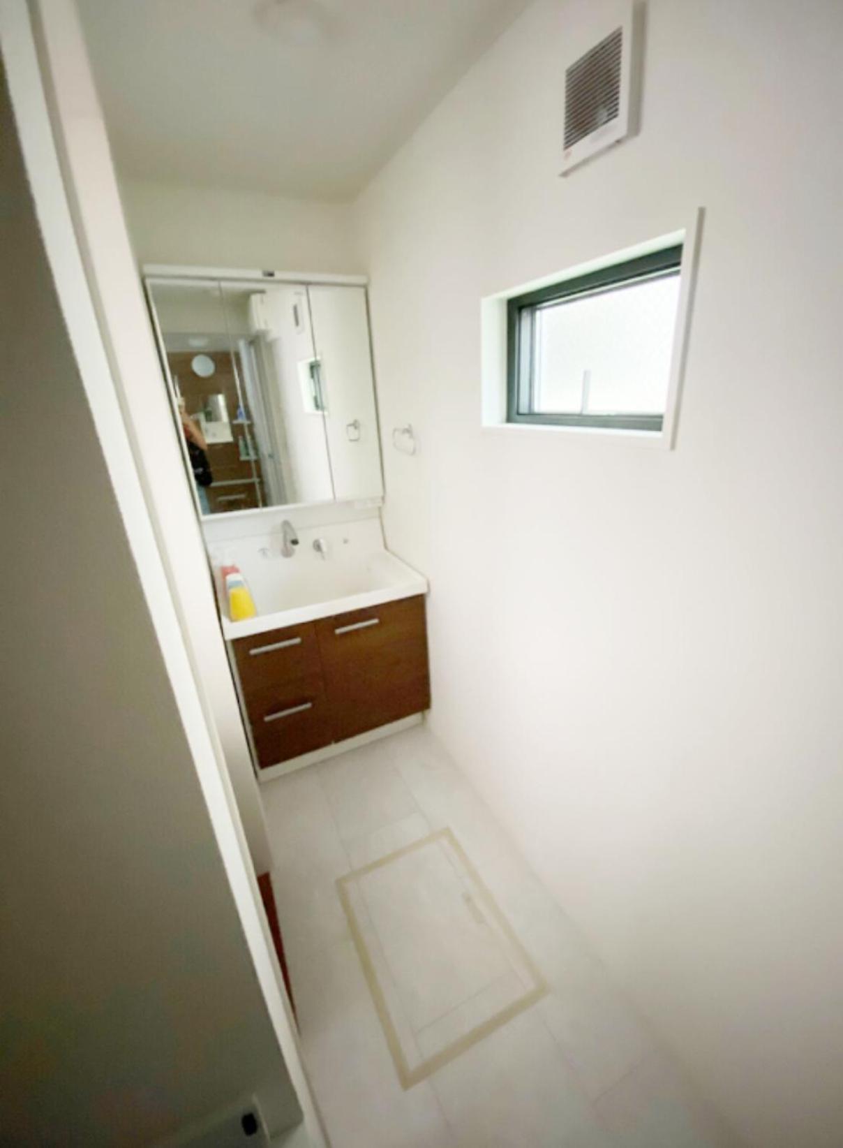 Shinjuku#ookubo#kabukicho#new Built 4beds Room,3 Toilets, 2 Shower Rooms#新宿中心#大久保#歌舞伎#地铁站步行2分#新建一栋3层楼 4个卧室3个卫生间2个浴室1个客厅#高速无限制网络#智能马桶#干湿分离103 Appartement *
